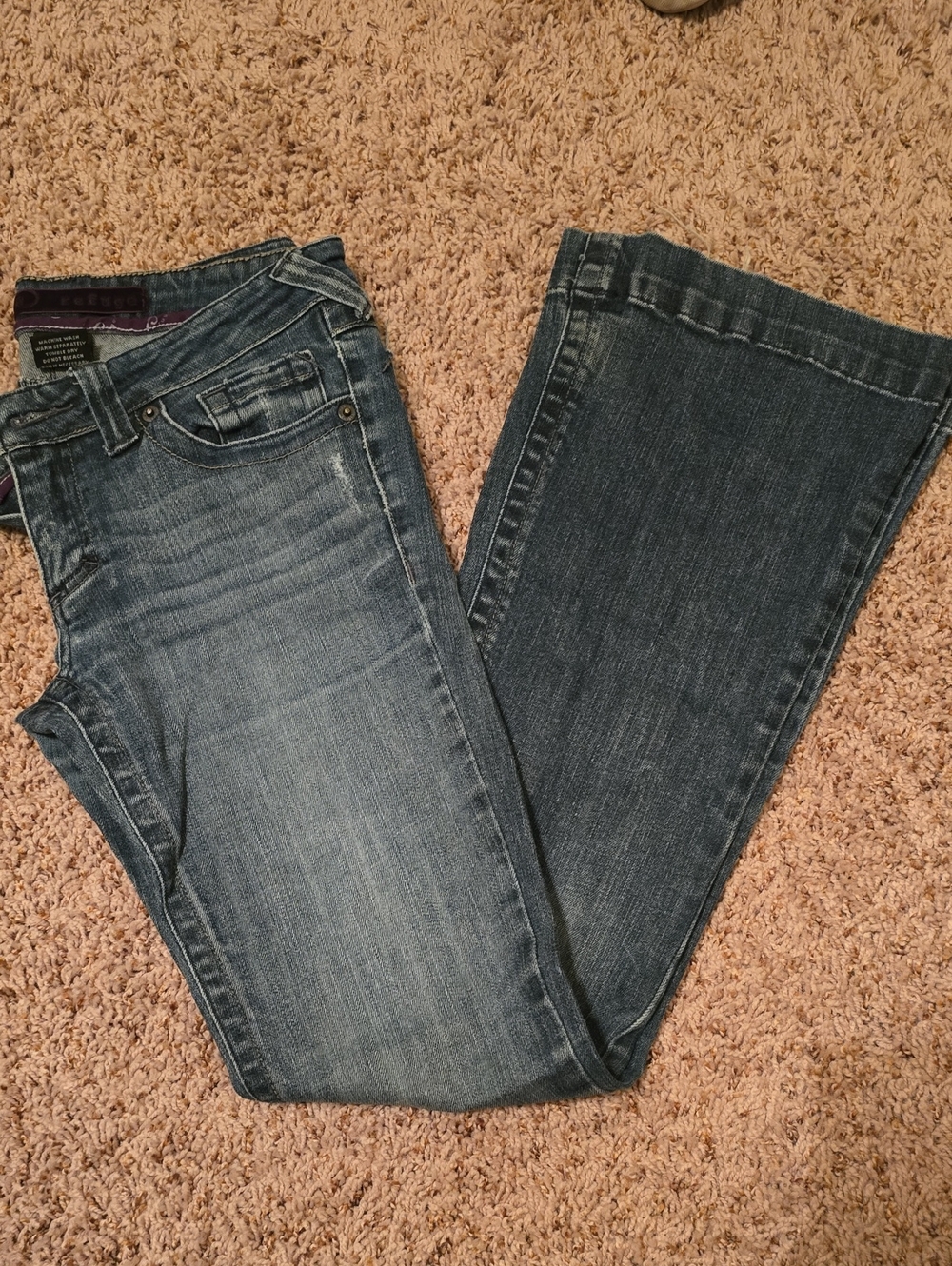 refuge Women's Flare Jeans in Medium Blue Wash
